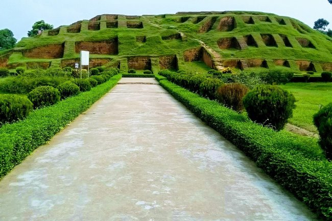 সারাদেশ থেকে প্রাচীন বাংলার রাজধানীতে যাওয়ার উপায়