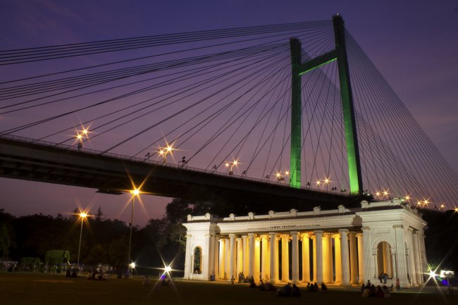 প্রিন্সেপ ঘাঁট : ইতিহাসে মোড়ানো শুভ্র স্থাপনা ও প্রাচীন নিদর্শন