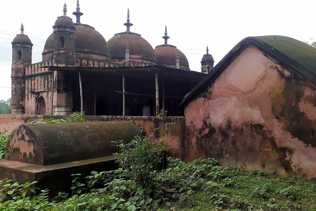 নিদাড়িয়া মসজিদ : লালমনিরহাটের প্রাচীন ও প্রত্নতাত্ত্বিক নিদর্শনের প্রতীক