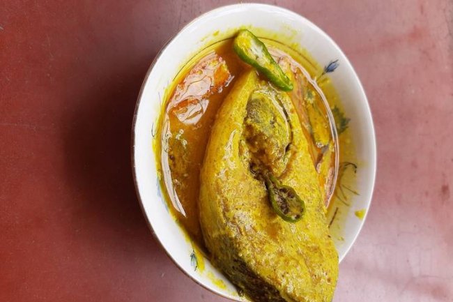জেনে নিন ইলিশের ইতিকথা ও সুস্বাদু রান্না : ভাপা ইলিশ