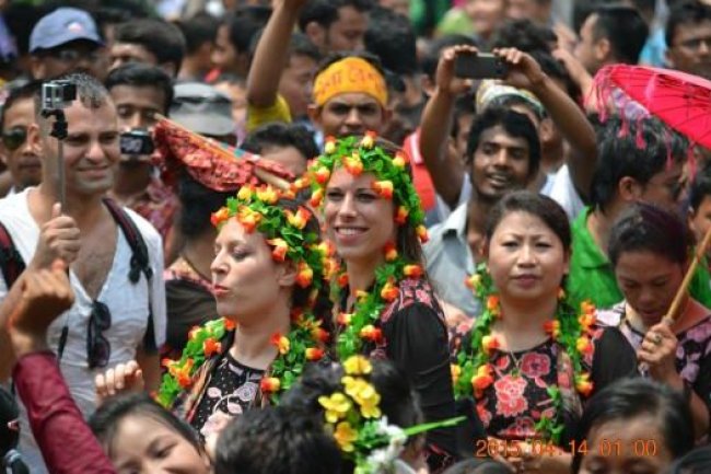  ‍চিন্তা যখন বিদেশী টুরিস্ট ম্যানেজ নিয়ে