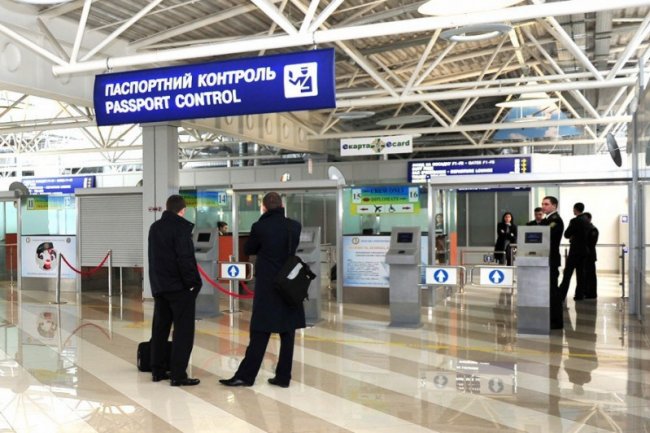 WHAT DO YOU DO WHEN YOU ARRIVE AT THE AIRPORT FOR THE FIRST TIME AS A PASSENGER?