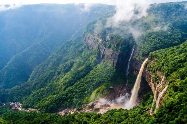 Nohkalikai Falls