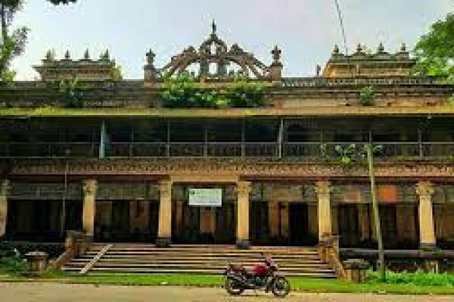 নান্দনিক পাকুটিয়া জমিদার বাড়ি : টাঙ্গাইল