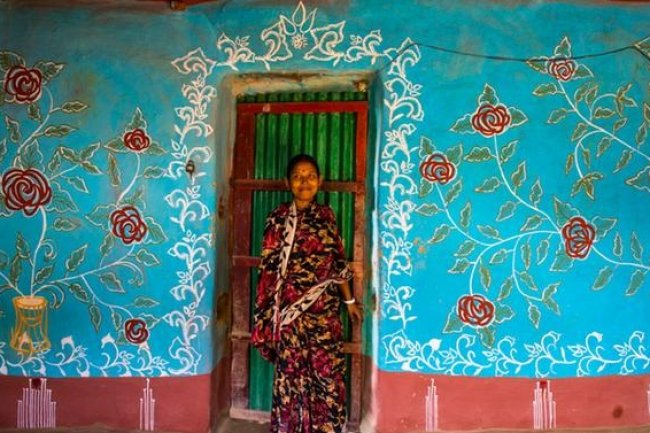 আল্পনা গ্রাম : পুরো গ্রাম যেখানে ক্যানভাস হয়ে ওঠে